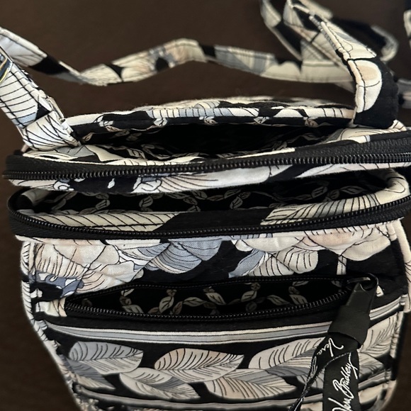 VERA BRADLEY CROSSBODY BAG - Picture 3 of 5